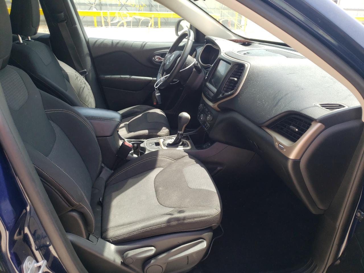 Photo 5 from auction – 2015 JEEP CHEROKEE L with VIN 1C4PJLCS8FW548246