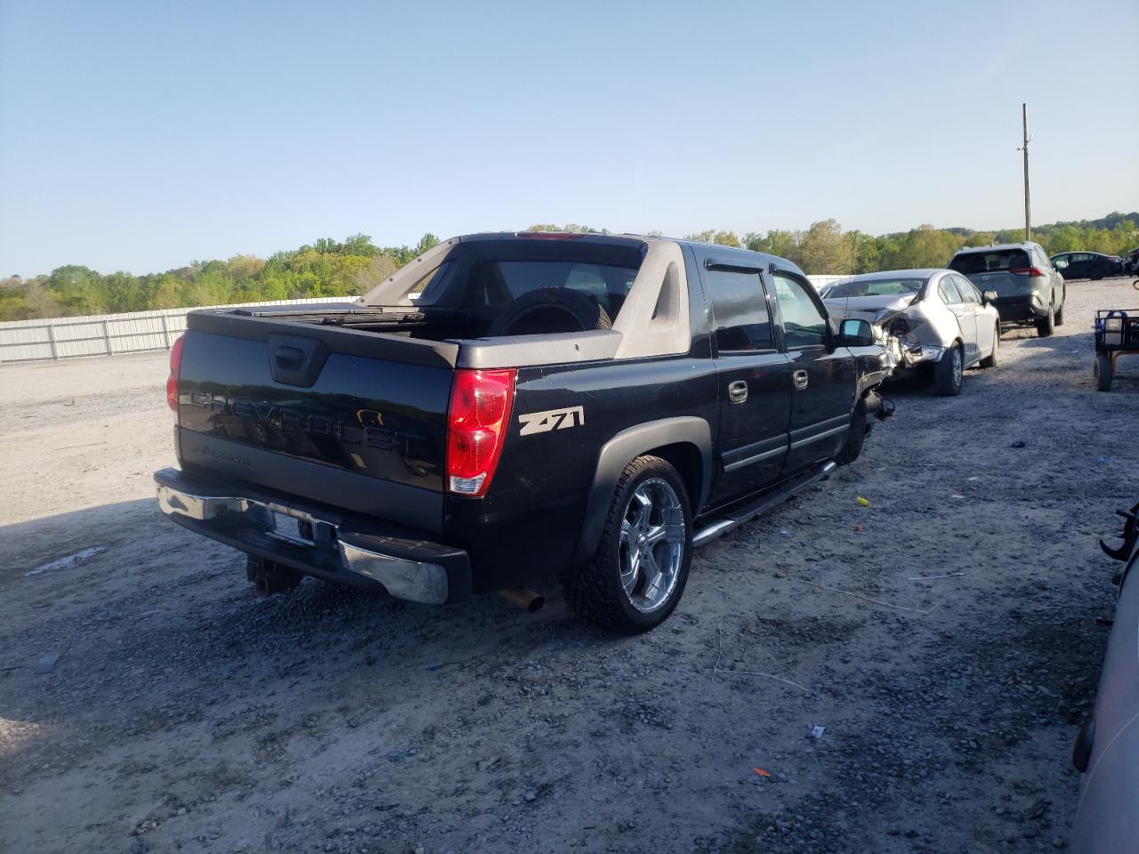 Photo 4 from auction – 2004 CHEVROLET AVALANCHE with VIN 3GNEK12TX4G277888