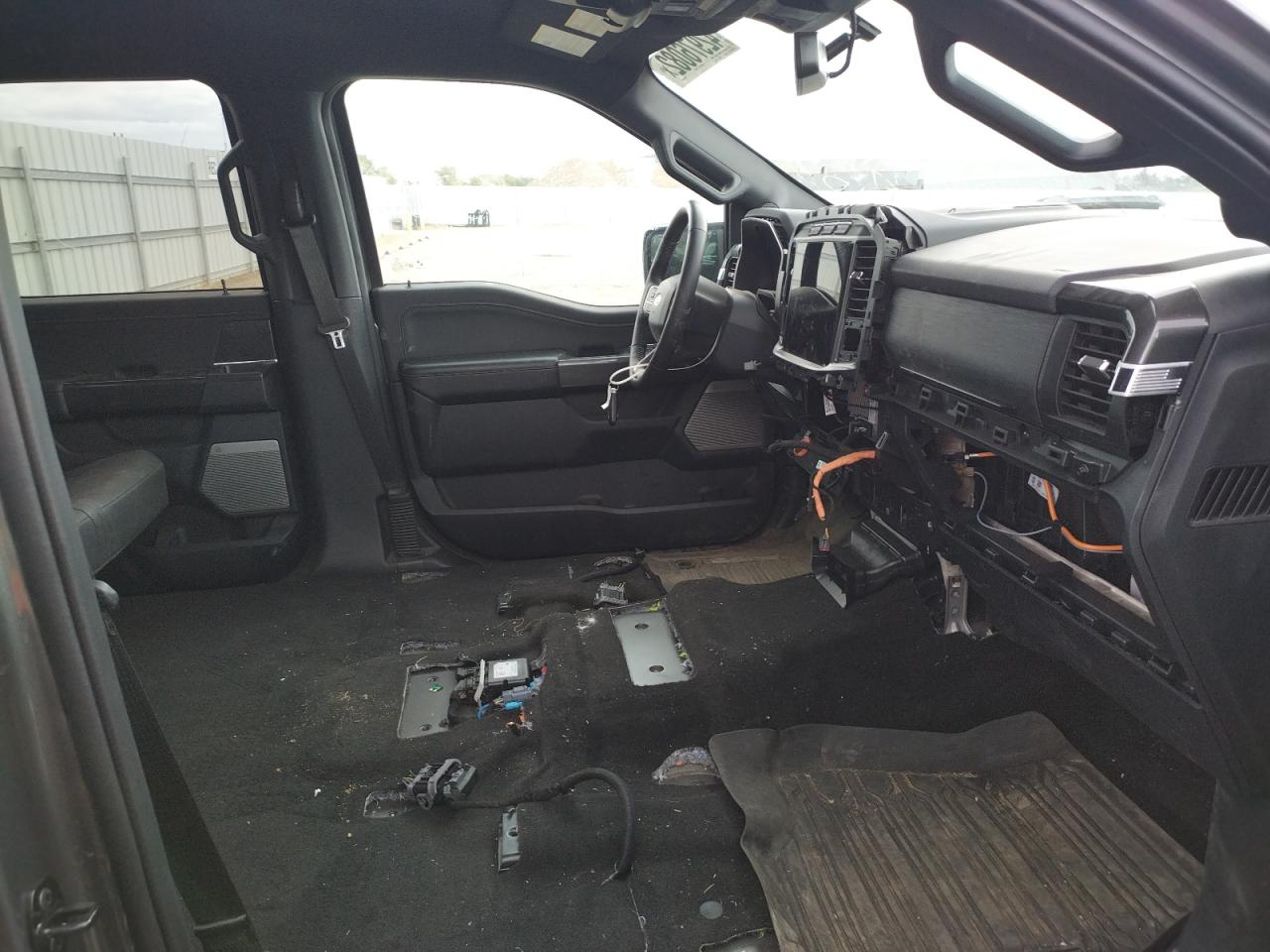 Photo 5 from auction – 2022 FORD F-150 with VIN 1FTFW1E54NFA30643