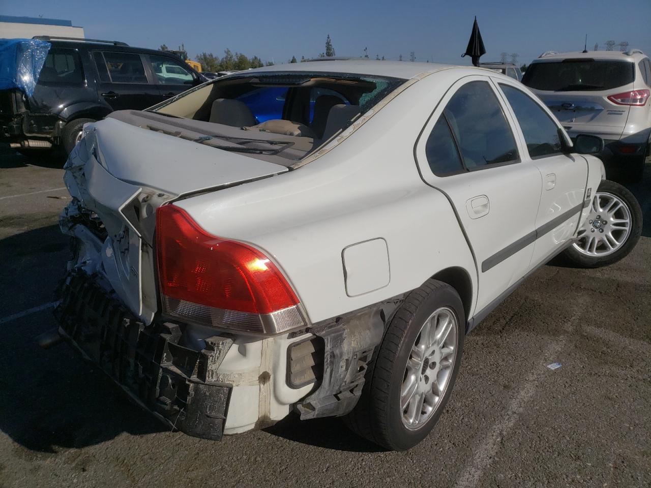 Photo 4 from auction – 2004 VOLVO S60 2.5T with VIN YV1RS59V542399120