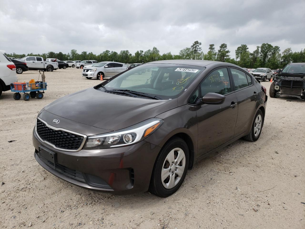 Photo 2 from auction – 2017 KIA FORTE LX with VIN 3KPFL4A7XHE010283