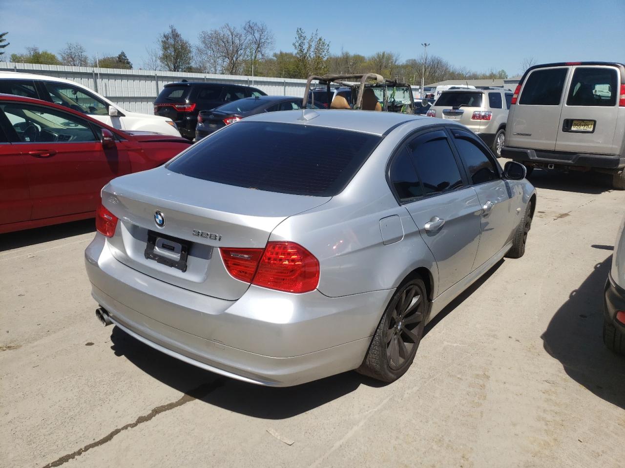 Photo 4 from auction – 2011 BMW 328 XI SUL with VIN WBAPK5C50BF127583