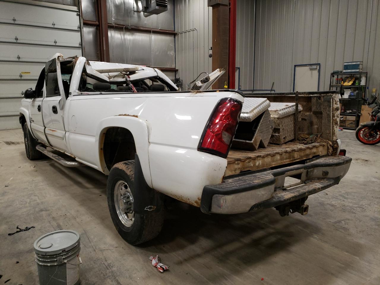 Photo 3 from auction – 2005 CHEVROLET SILVERADO with VIN 1GCHK23295F902348