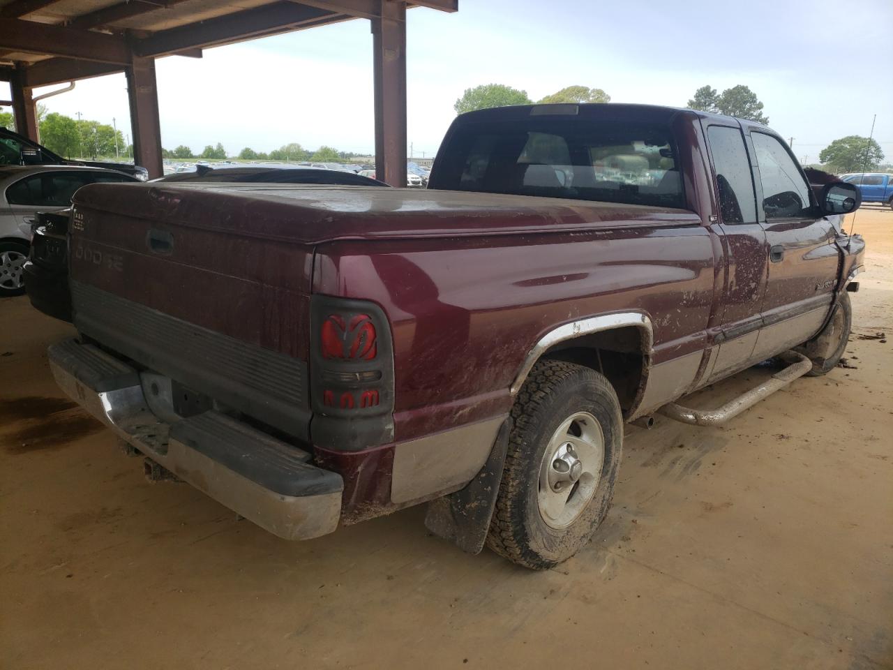 Photo 4 from auction – 2000 DODGE RAM 1500 with VIN 1B7HC13Z4YJ129875