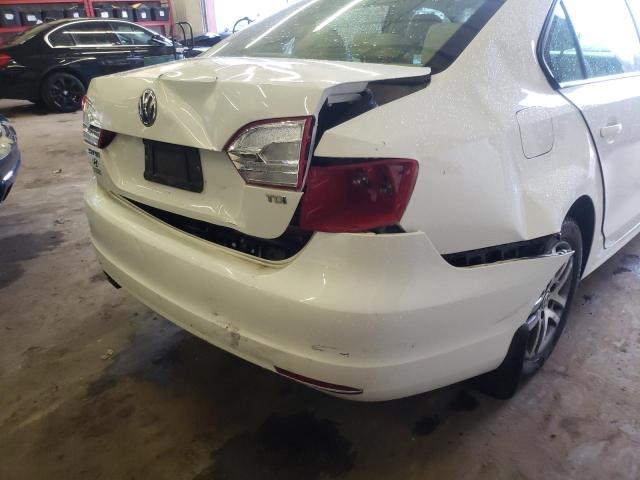 Photo 9 from auction – 2012 VOLKSWAGEN 412 with VIN 3VWLL7AJ0CM338727
