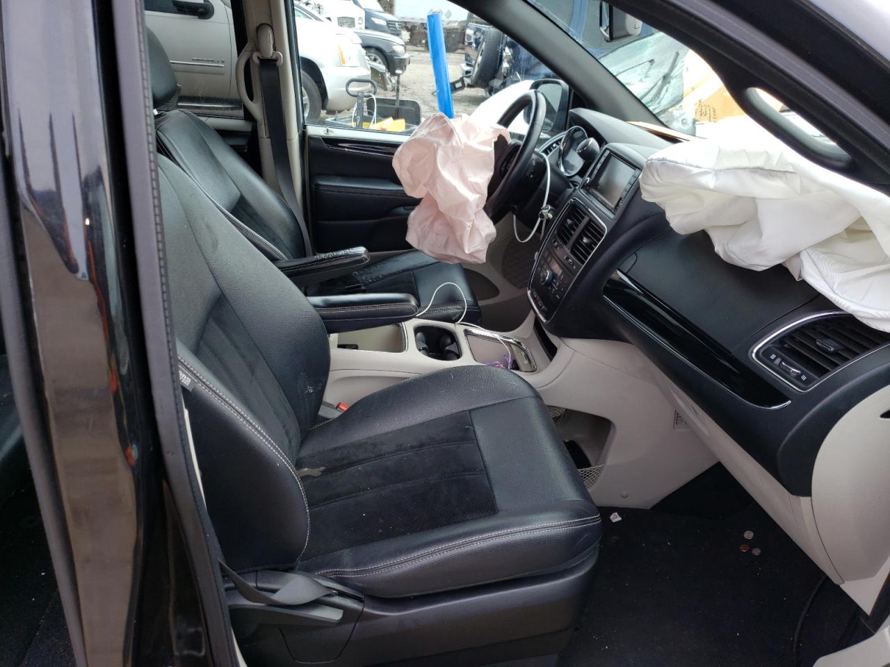 Photo 5 from auction – 2016 DODGE GRAND CARA with VIN 2C4RDGCG8GR353728