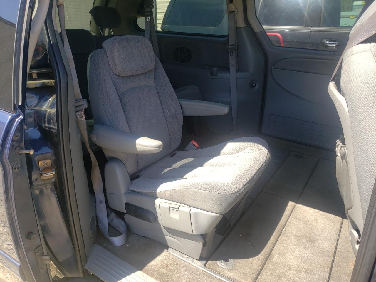 Photo 6 from auction – 2006 DODGE GRAND CARA with VIN 2D4GP44L96R659671