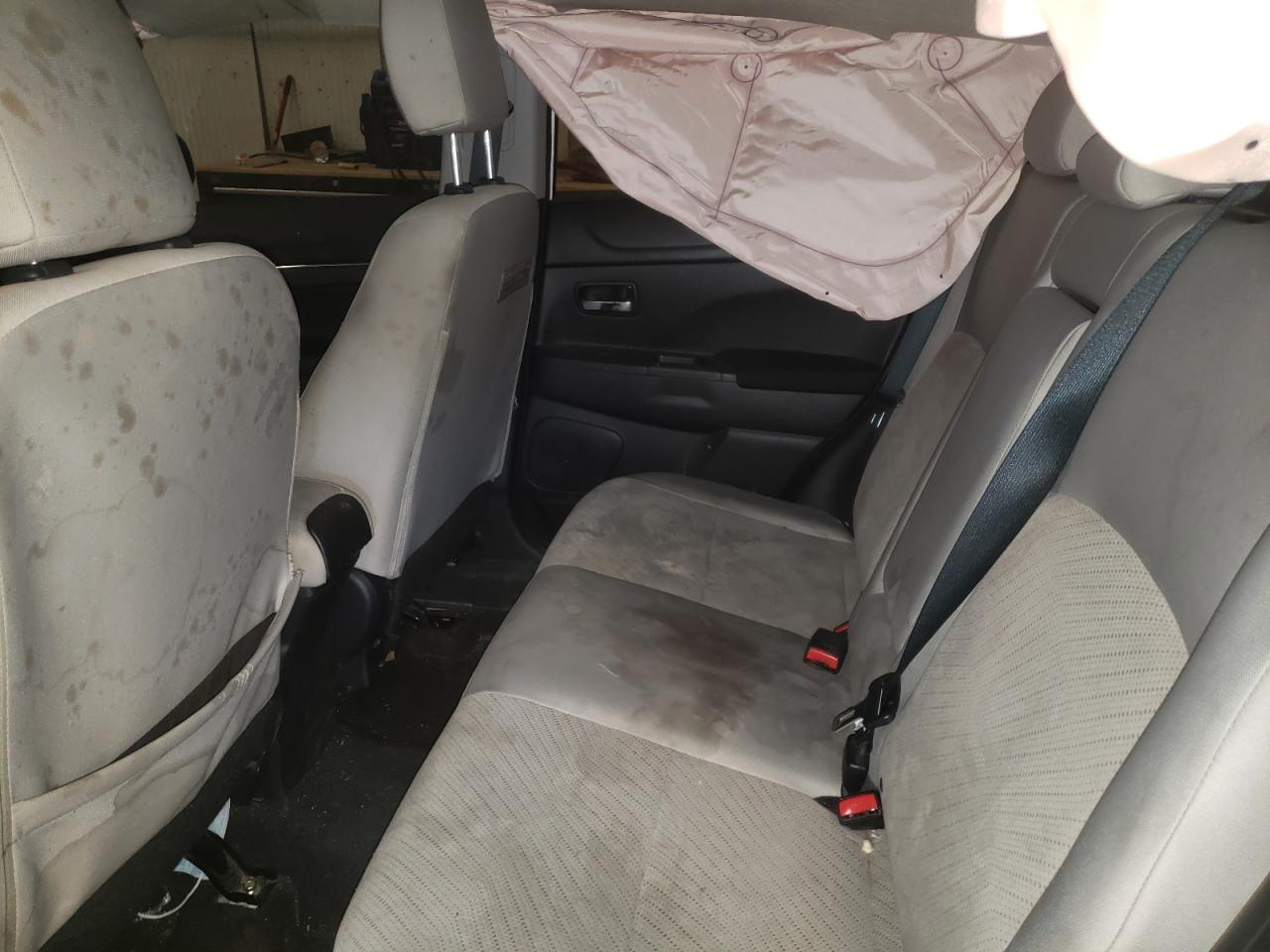 Photo 6 from auction – 2015 MITSUBISHI OUTLANDER with VIN 4A4AR4AW8FE051769