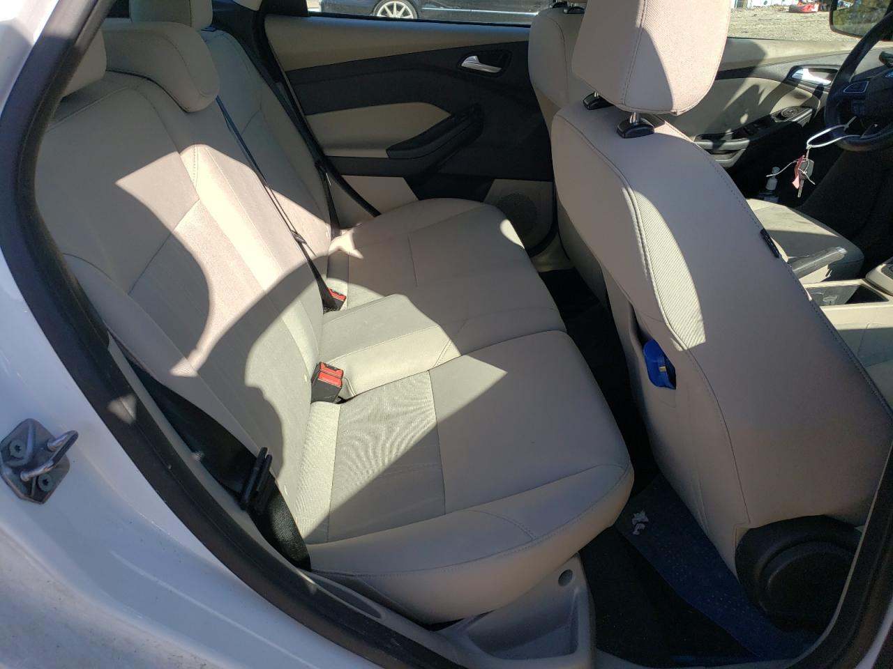 Photo 6 from auction – 2015 FORD FOCUS SE with VIN 1FADP3K27FL270868