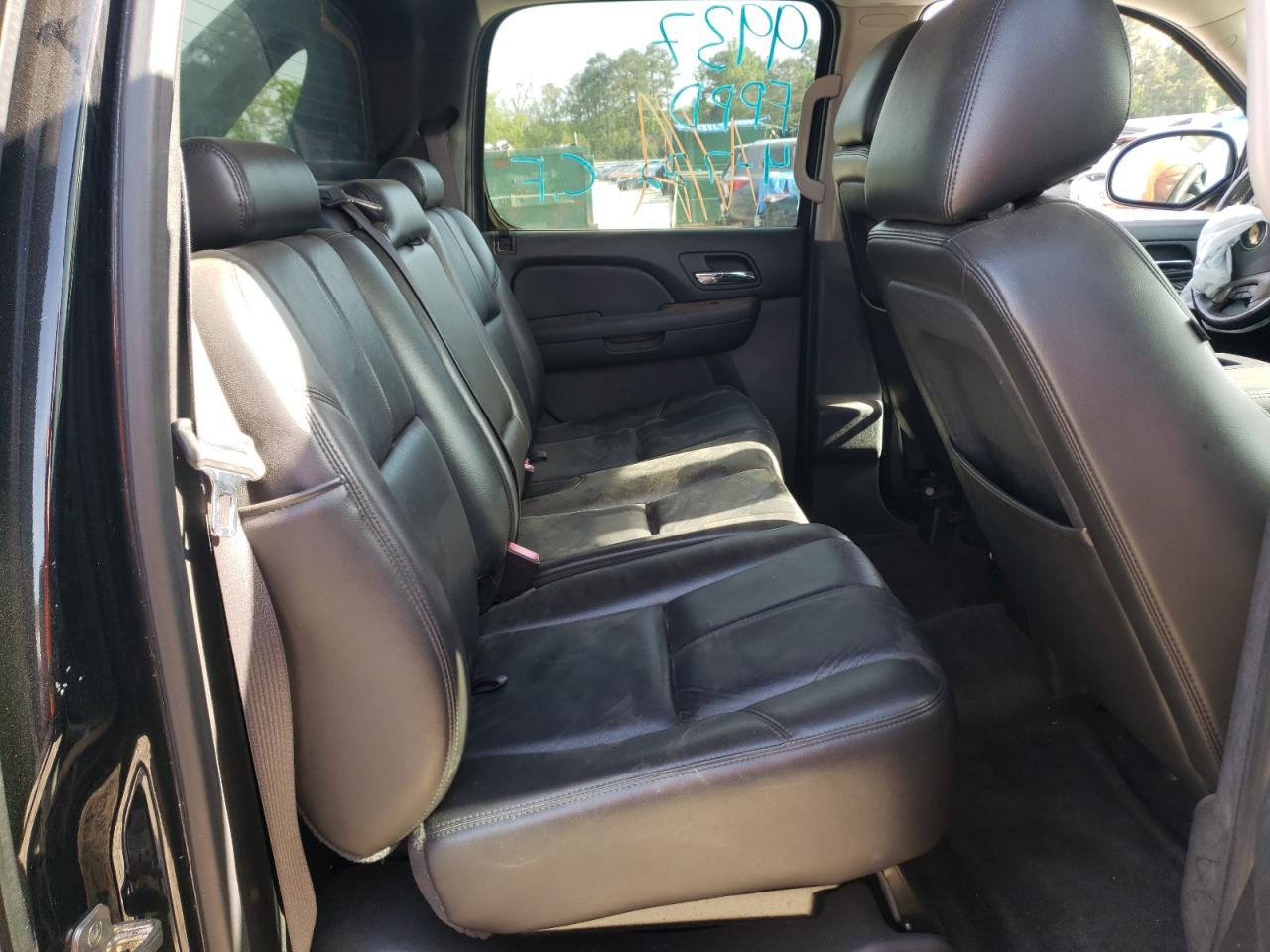 Photo 6 from auction – 2011 CHEVROLET AVALANCHE with VIN 3GNMCFE07BG359937