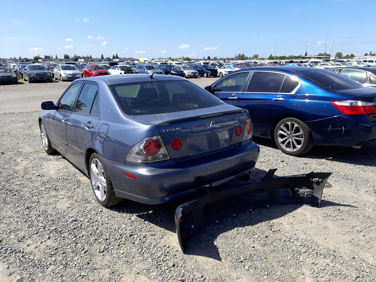 Photo 3 from auction – 2005 LEXUS IS 300 with VIN JTHBD192750097386