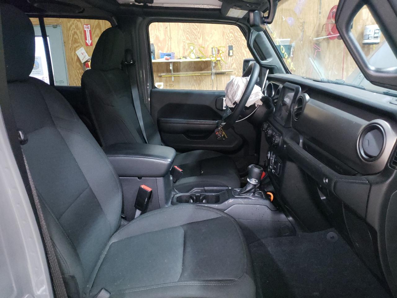 Photo 5 from auction – 2021 JEEP GLADIATOR with VIN 1C6HJTAG4ML543828