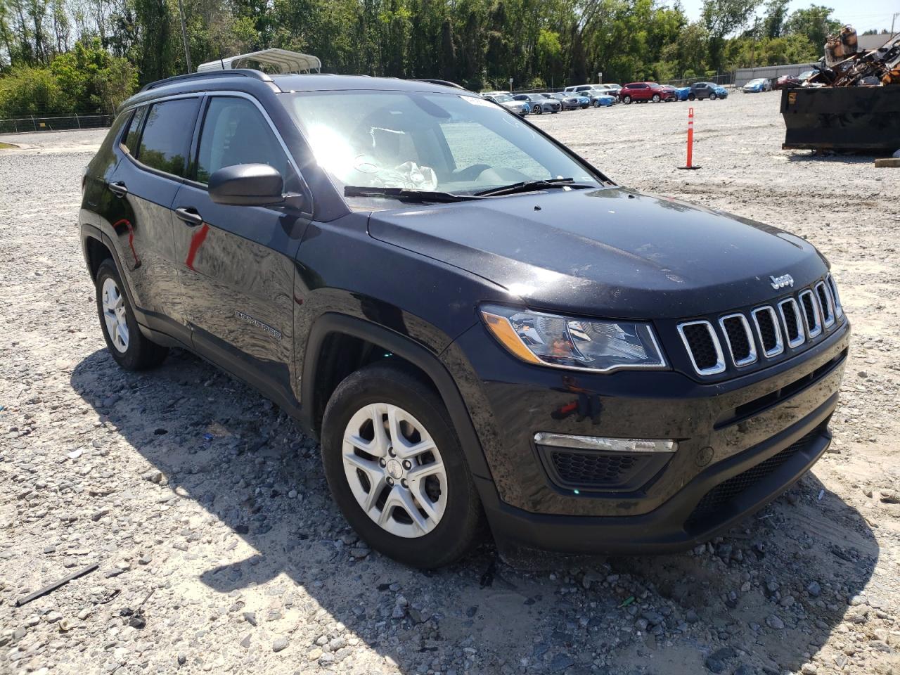 JEEP COMPASS SP 2019 with VIN 3C4NJCAB4KT736868 - Photo from auction