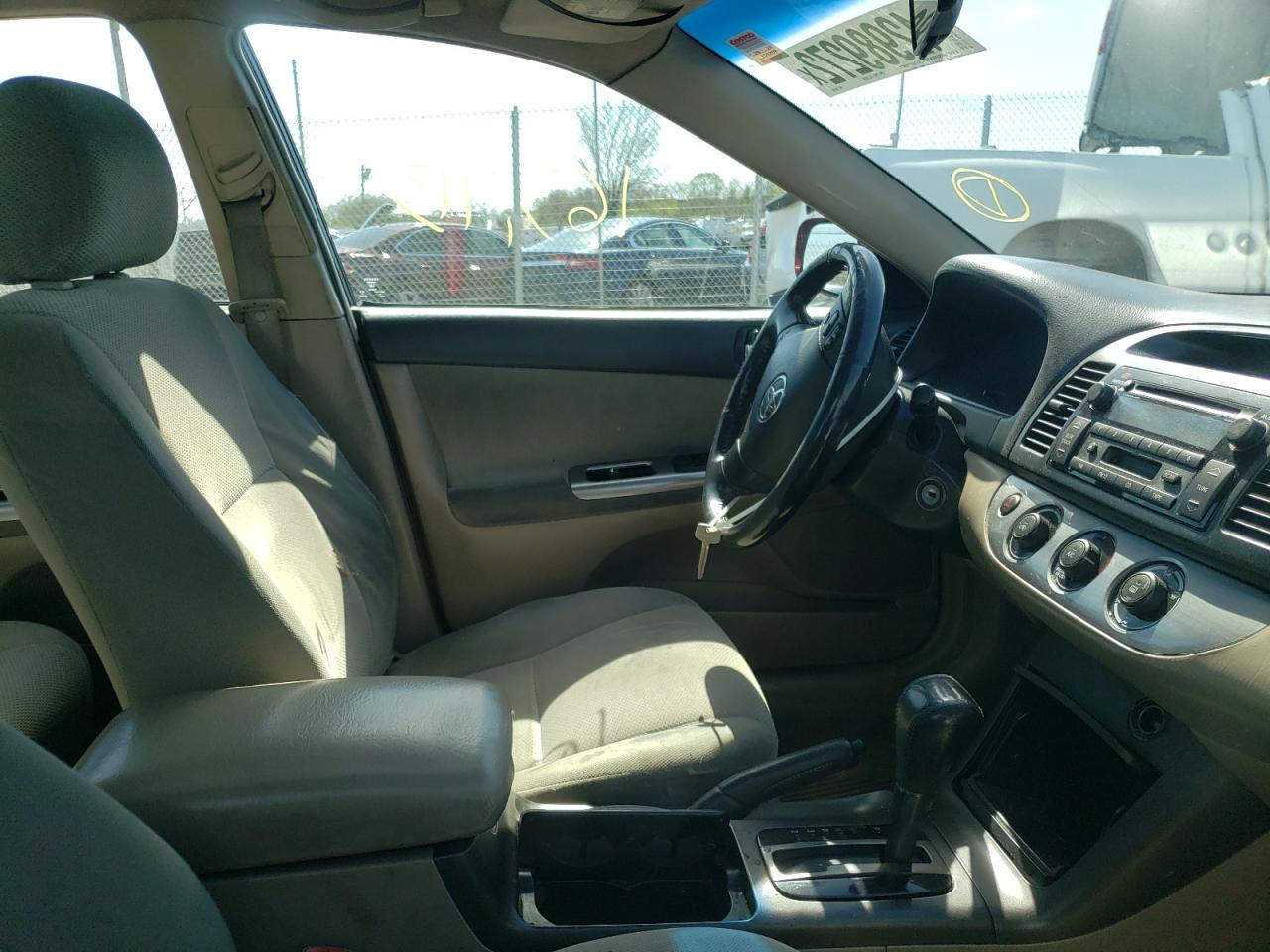 Photo 5 from auction – 2005 TOYOTA CAMRY LE with VIN 4T1BE32K85U067032