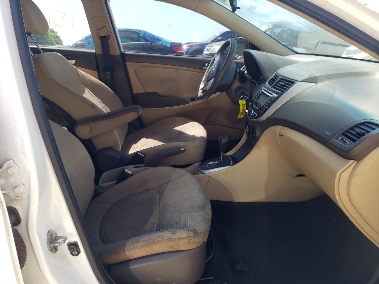 Photo 5 from auction – 2012 HYUNDAI ACCENT GLS with VIN KMHCT4AE8CU045914
