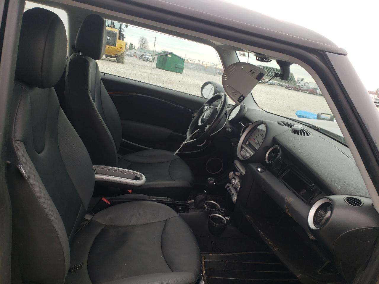 Photo 5 from auction – 2010 MINI COOPER with VIN WMWMF3C5XATZ23771