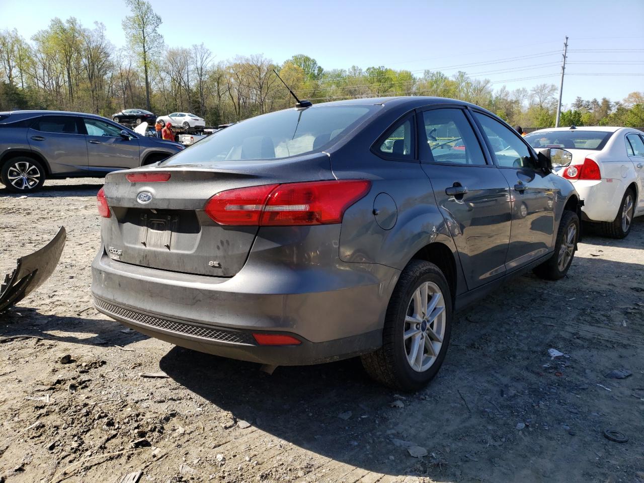 Photo 4 from auction – 2018 FORD FOCUS SE with VIN 1FADP3F22JL308946