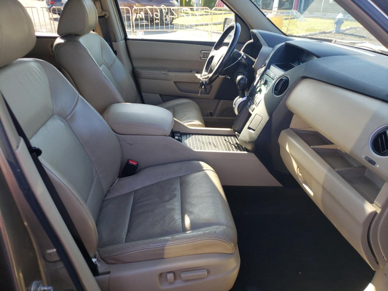 Photo 5 from auction – 2009 HONDA PILOT EXL with VIN 5FNYF48569B039523
