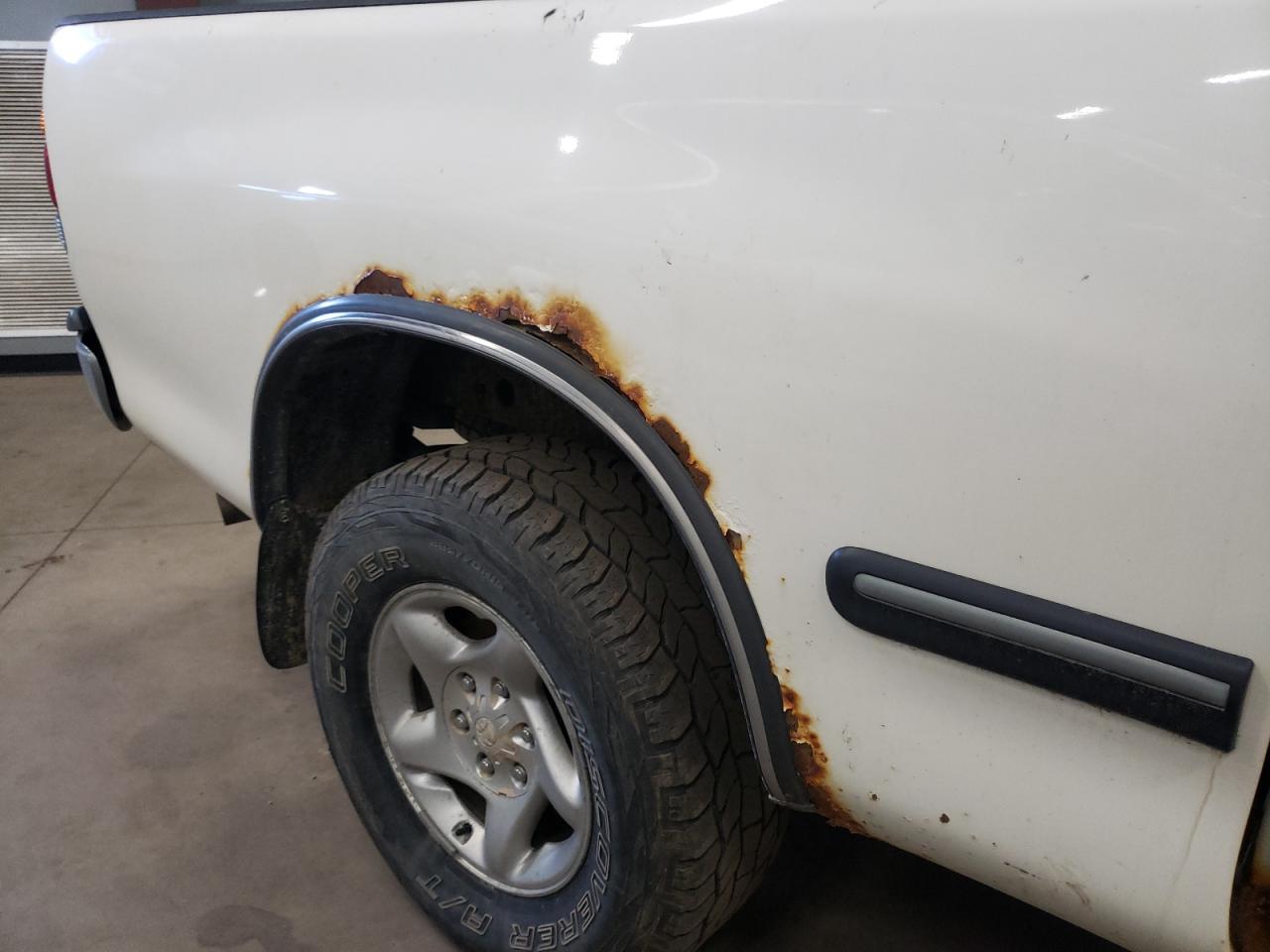 Photo 9 from auction – 2000 TOYOTA TUNDRA ACC with VIN 5TBBT4412YS059370