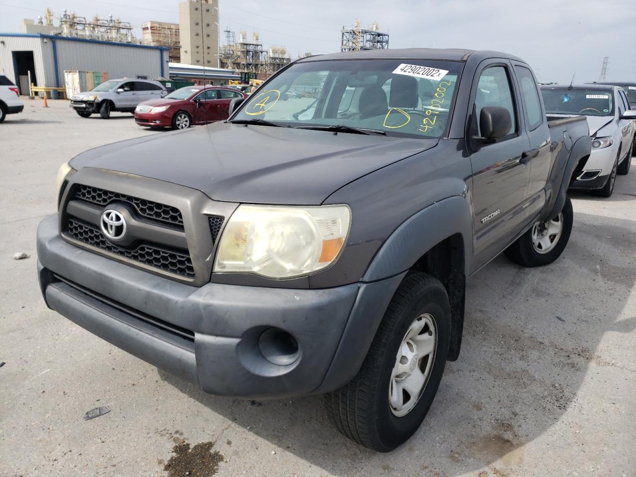 Photo 2 from auction – 2011 TOYOTA TACOMA PRE with VIN 5TFTU4GN2BX001736