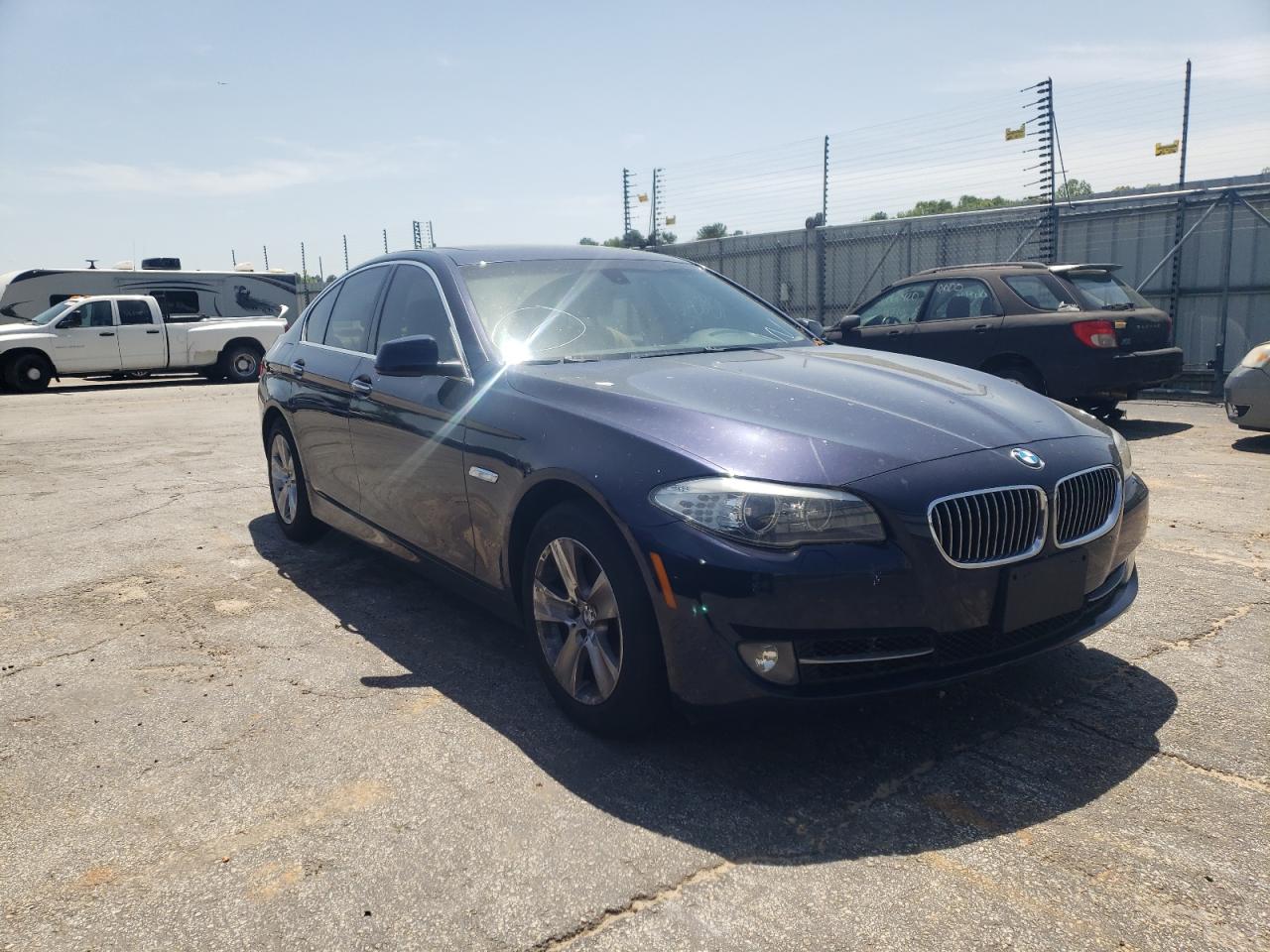 BMW 528 XI 2013 with VIN WBAXH5C54DD106684 - Photo from auction