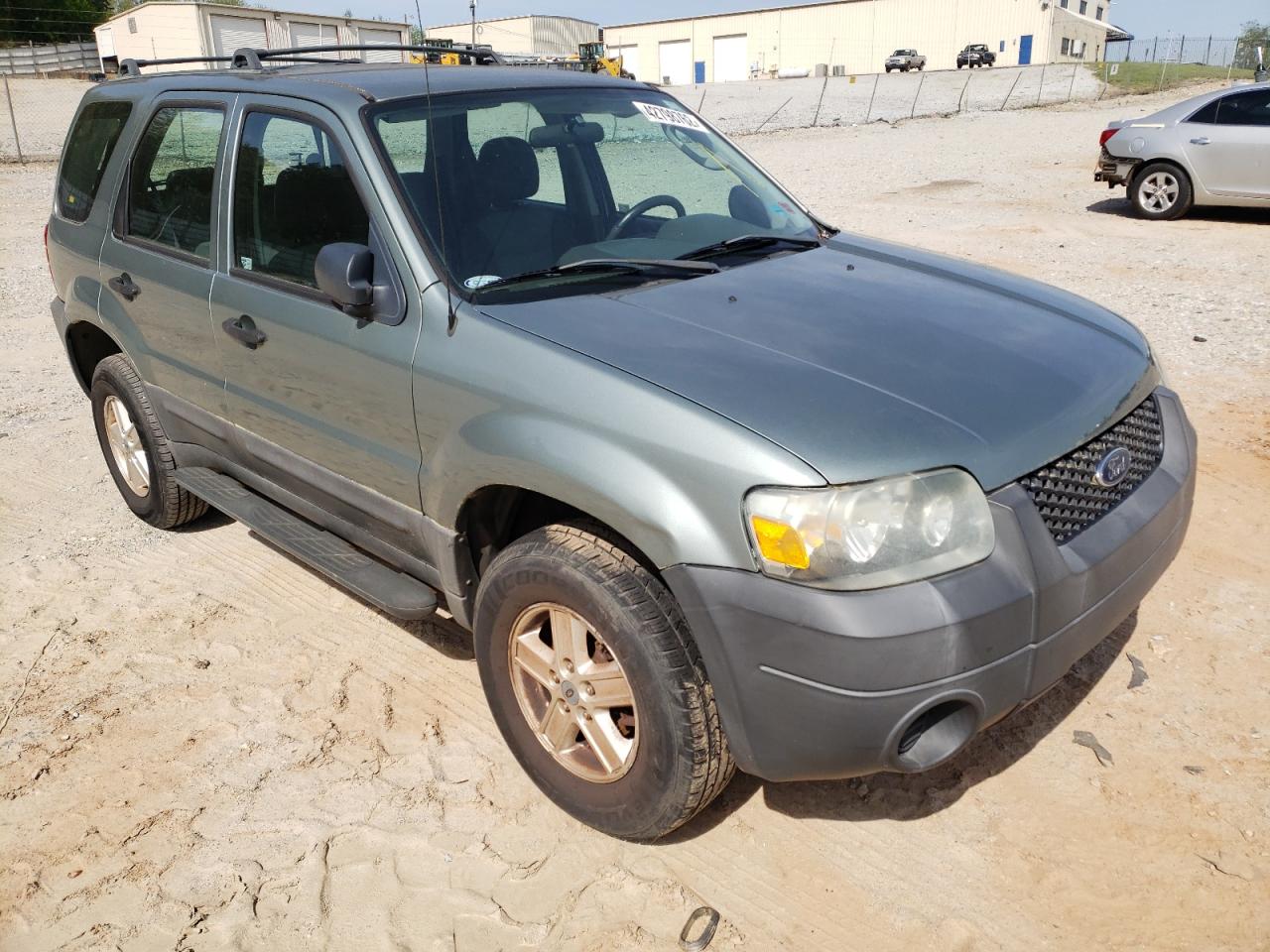 FORD ESCAPE XLS 2005 with VIN 1FMYU02Z35KB77068 - Photo from auction