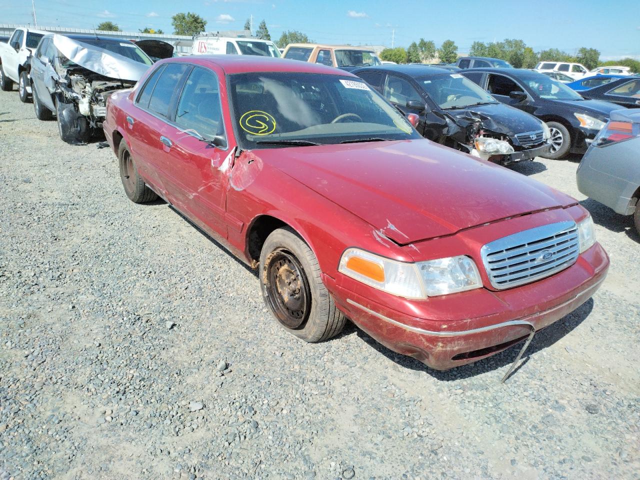 FORD CROWN VICT 2000 with VIN 2FAFP71W4YX152514 - Photo from auction