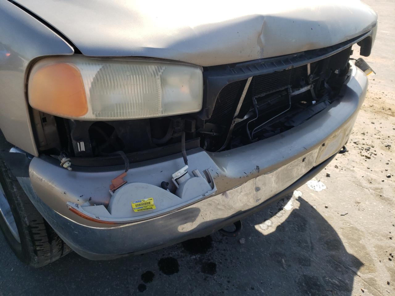 Photo 9 from auction – 2002 GMC YUKON with VIN 1GKEK13ZX2J107722