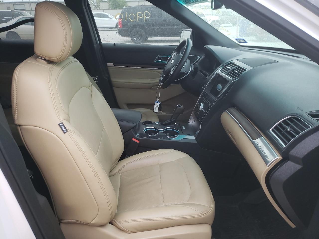 Photo 5 from auction – 2017 FORD EXPLORER L with VIN 1FM5K7FH7HGB30782