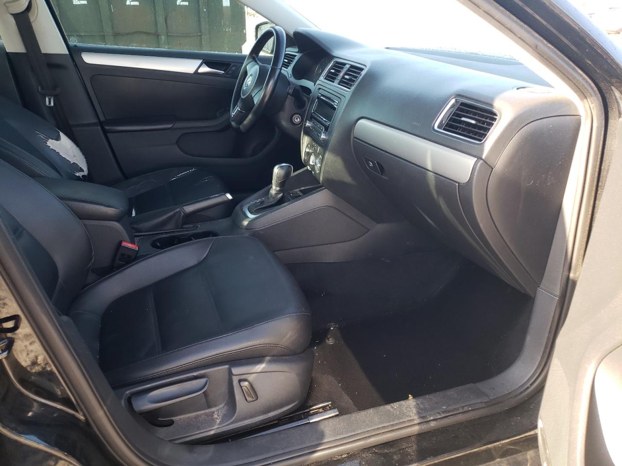 Photo 5 from auction – 2013 VOLKSWAGEN JETTA SE with VIN 3VWDP7AJ6DM282903