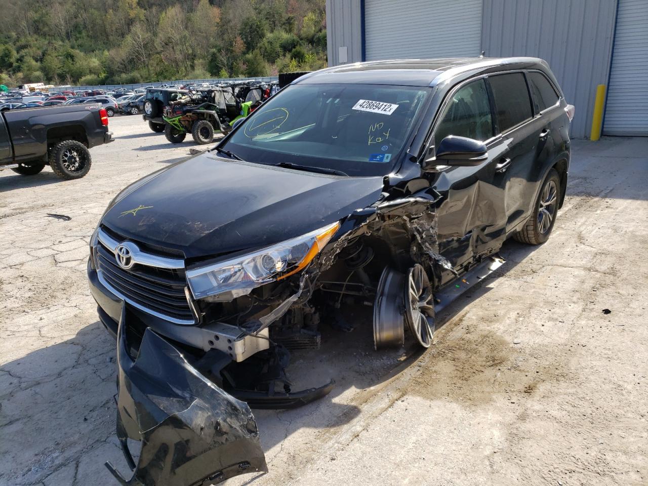 Photo 2 from auction – 2016 TOYOTA HIGHLANDER with VIN 5TDJKRFH0GS284141