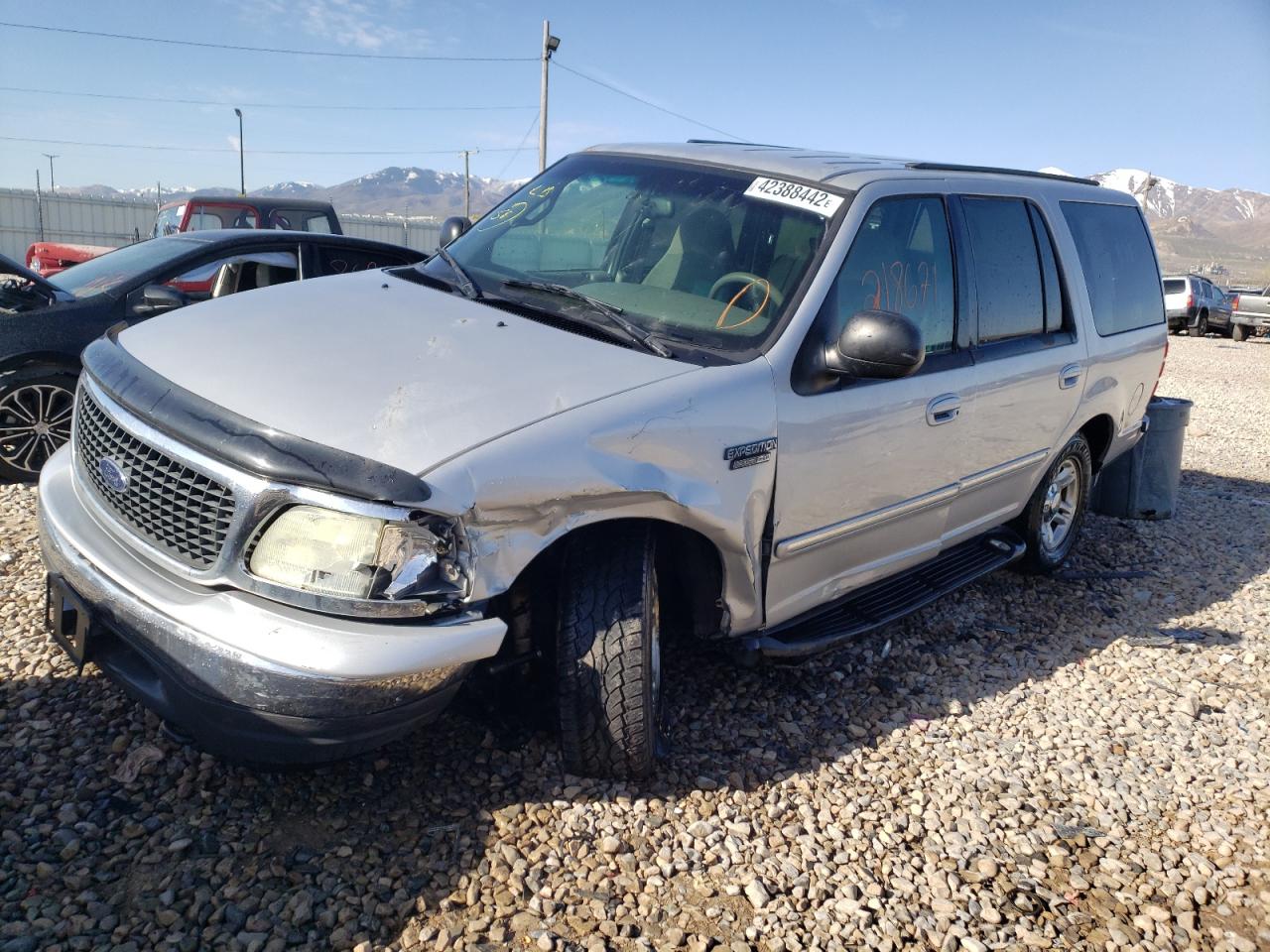 Photo 2 from auction – 2002 FORD EXPEDITION with VIN 1FMPU16L22LA35372