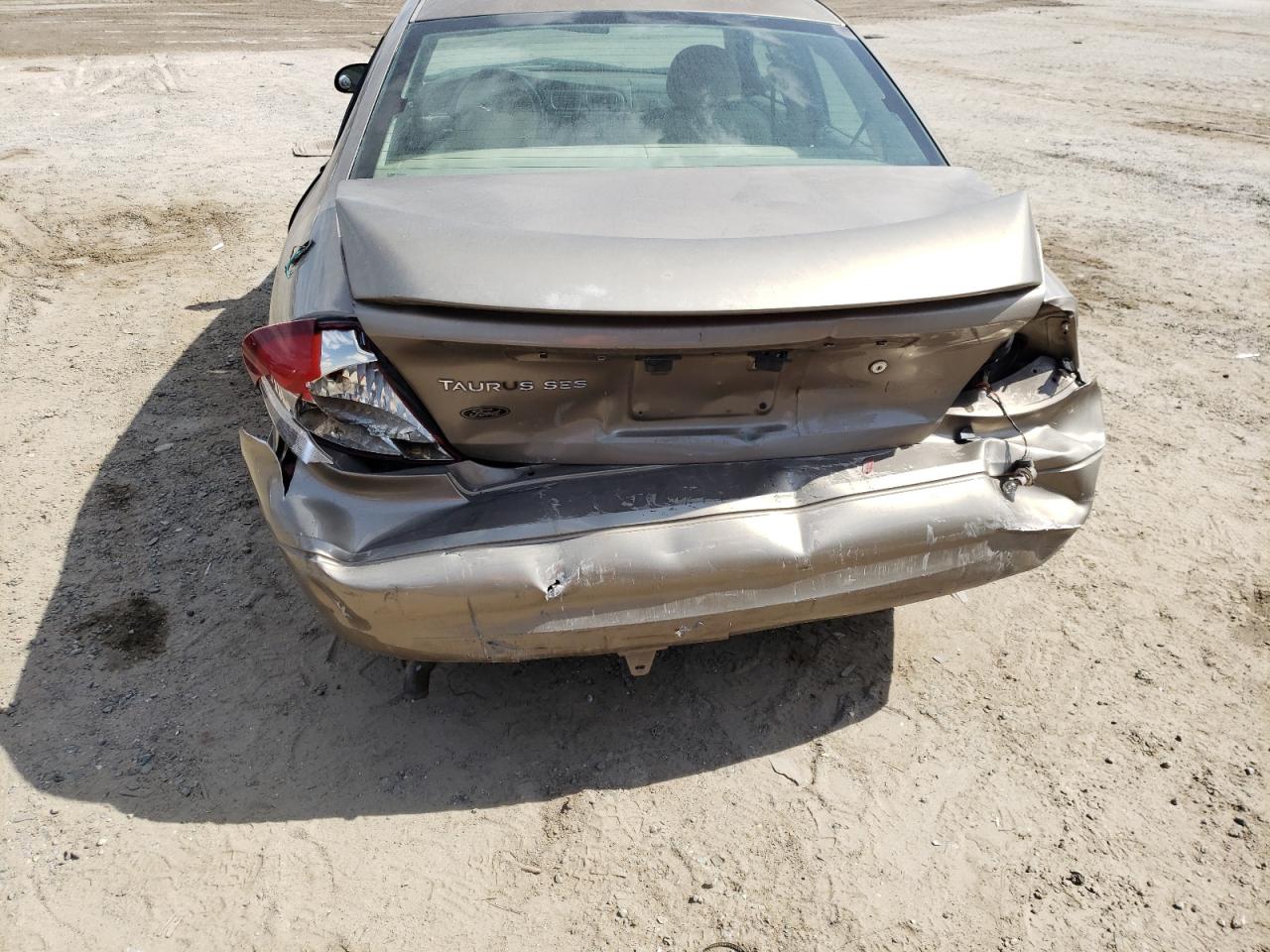 Photo 9 from auction – 2002 FORD TAURUS SES with VIN 1FAFP55U32A182018