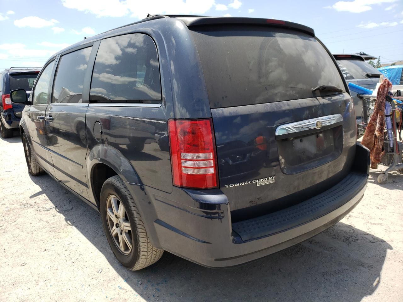 Photo 3 from auction – 2008 CHRYSLER TOWN & COU with VIN 2A8HR54P98R821704