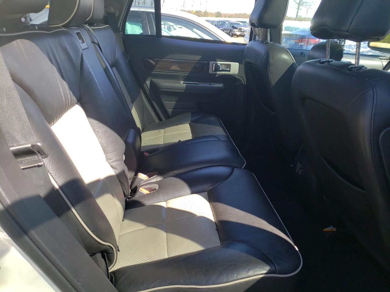 Photo 6 from auction – 2008 LINCOLN MKX with VIN 2LMDU88C98BJ02992