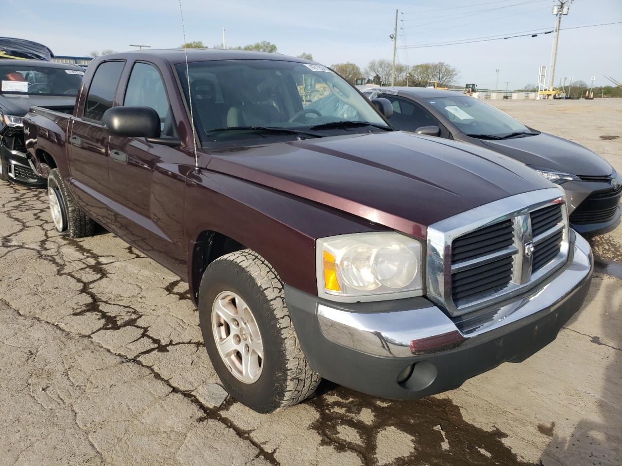 DODGE DAKOTA QUA 2005 with VIN 1D7HW48N35S271466 - Photo from auction