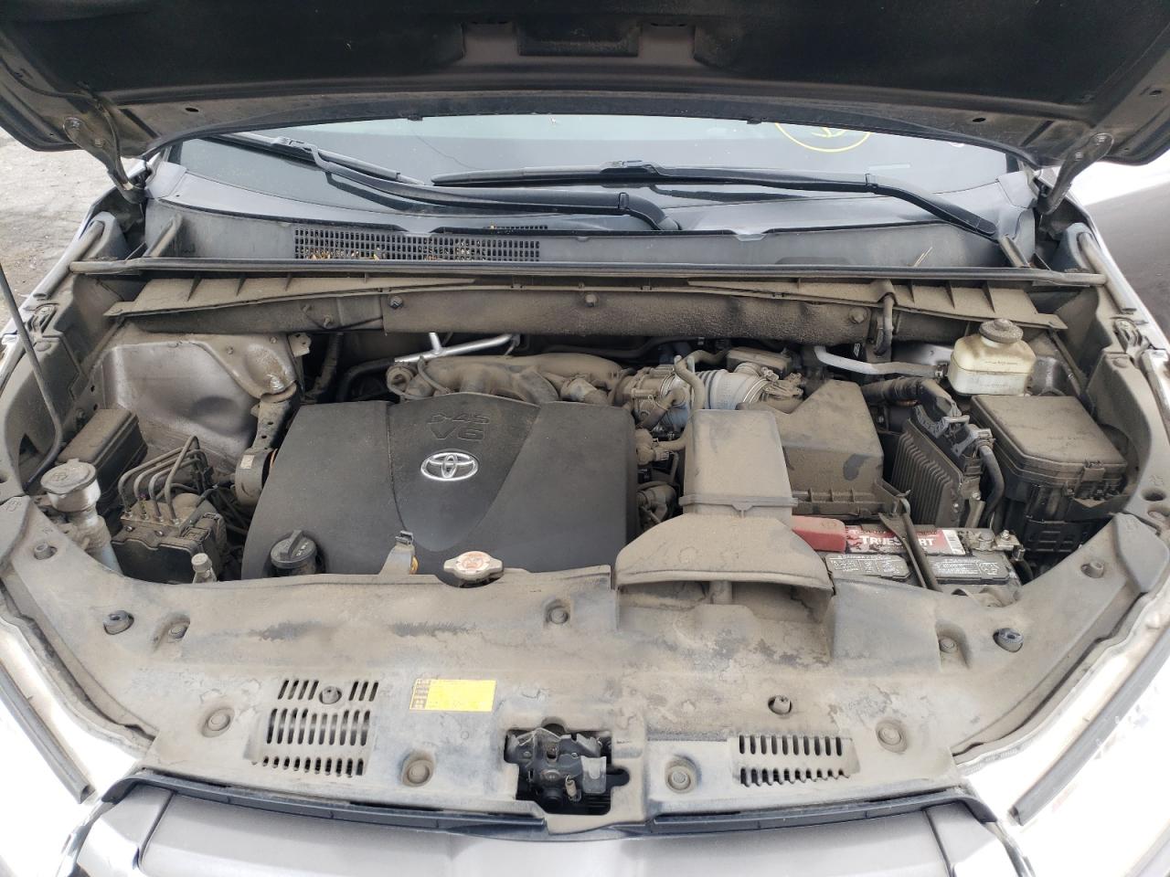 Photo 7 from auction – 2018 TOYOTA HIGHLANDER with VIN 5TDZZRFH6JS258472