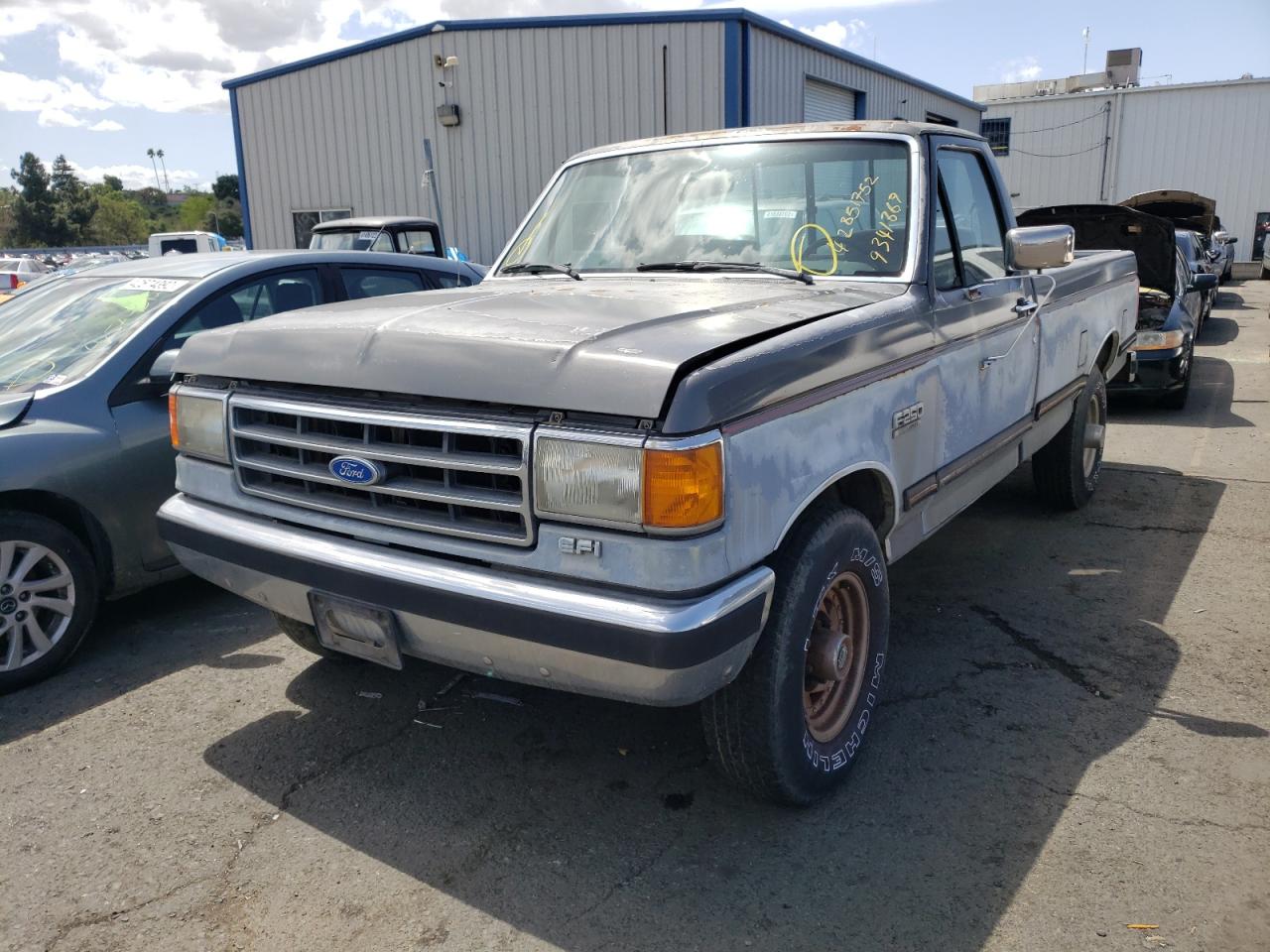 Photo 2 from auction – 1990 FORD F250 with VIN 2FTHF25G6LCB37394