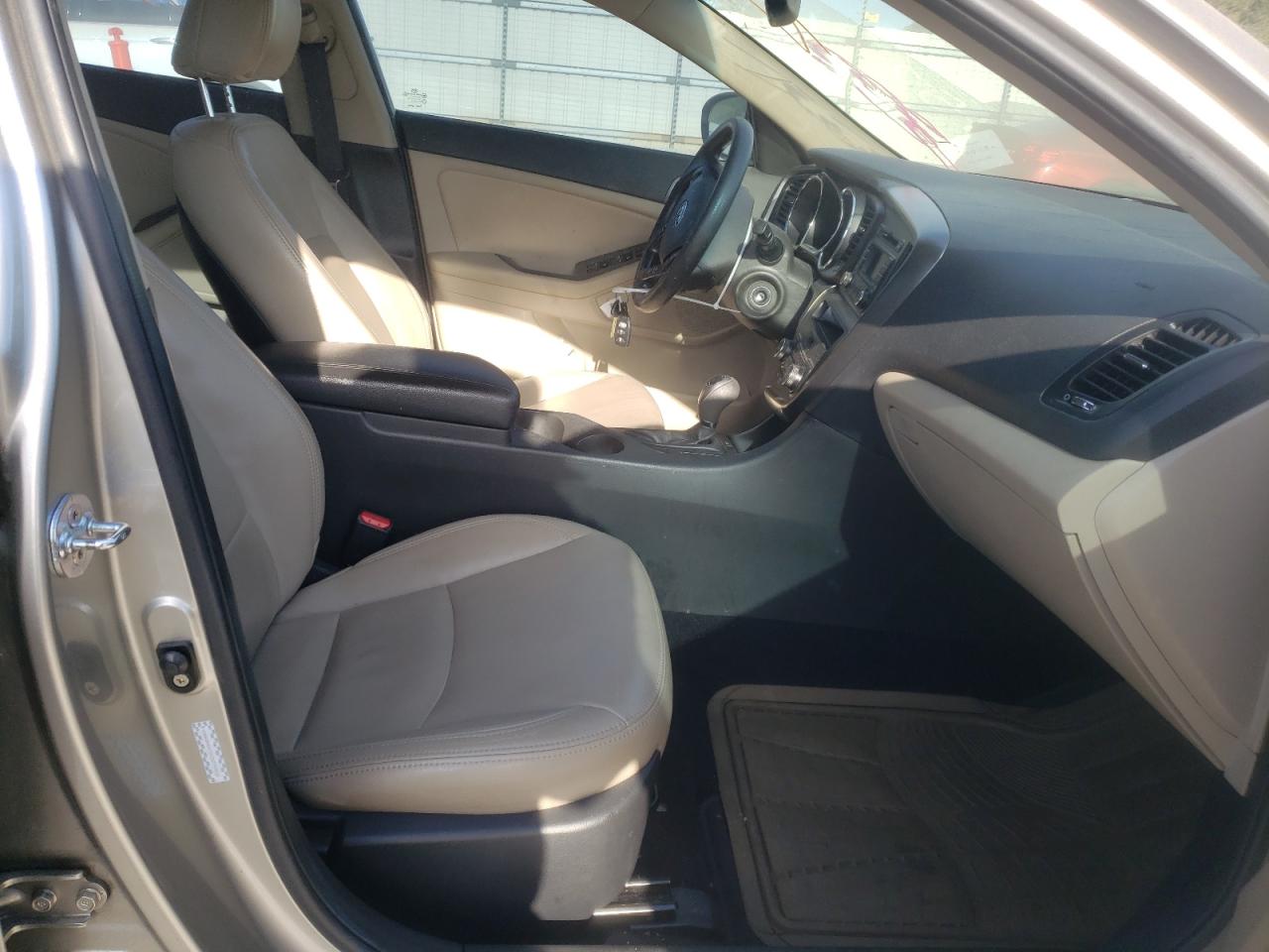 Photo 5 from auction – 2012 KIA OPTIMA with VIN KNAGM4A72C5279932