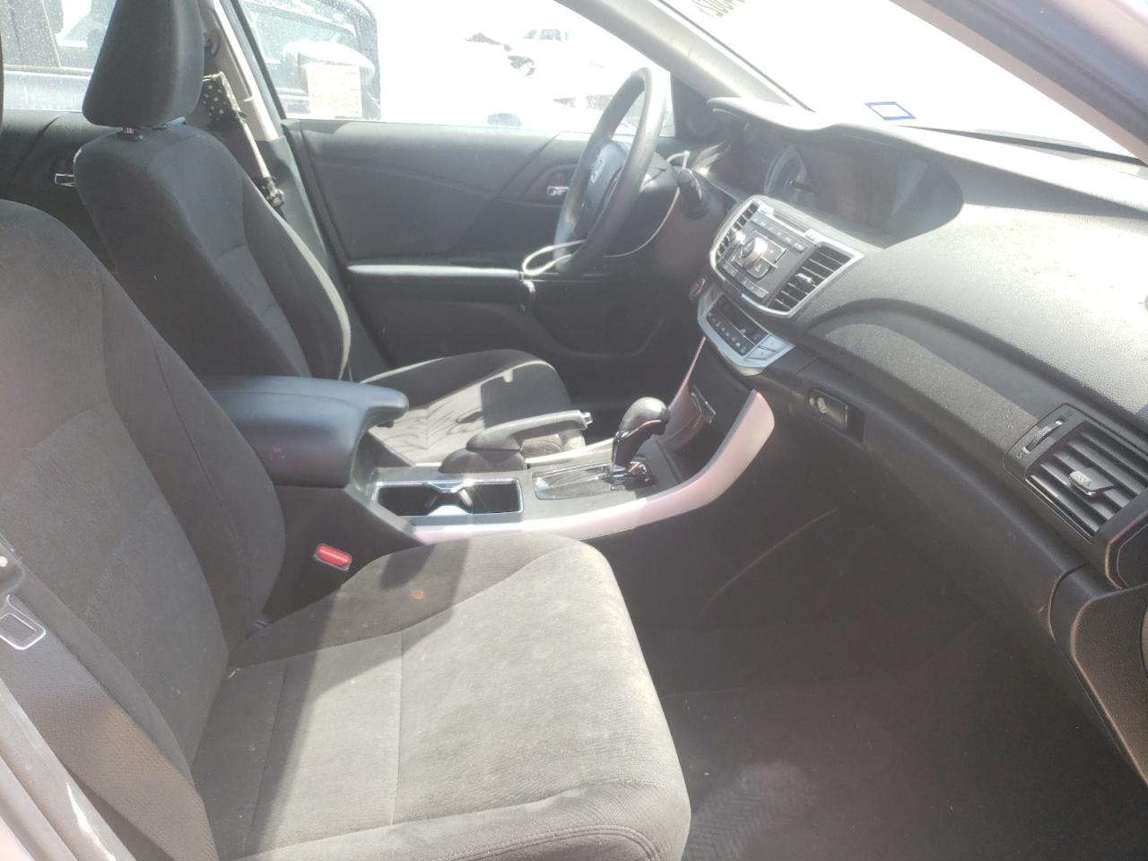 Photo 5 from auction – 2015 HONDA ACCORD EX with VIN 1HGCR2F73FA075931