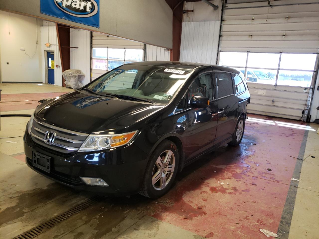 Photo 2 from auction – 2012 HONDA ODYSSEY TO with VIN 5FNRL5H94CB004332