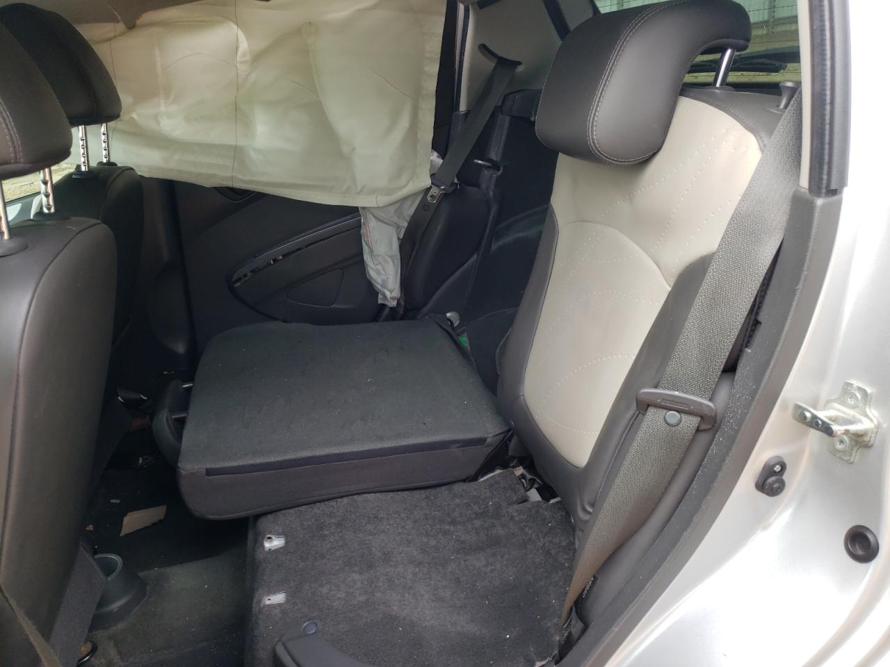 Zdjęcie 6 z aukcji – 2014 CHEVROLET SPARK 2LT z VIN KL8CF6S94EC436214