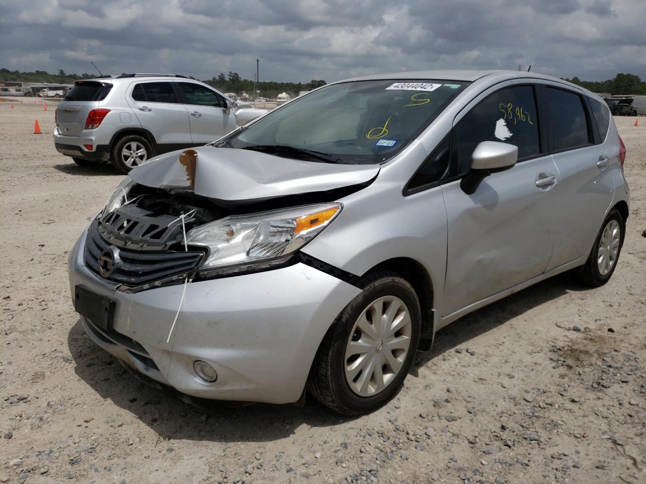 Photo 2 from auction – 2016 NISSAN VERSA NOTE with VIN 3N1CE2CP2GL394376