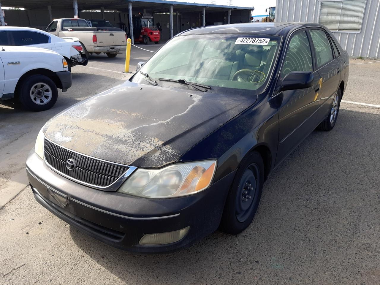 Photo 2 from auction – 2000 TOYOTA AVALON XL with VIN 4T1BF28B2YU060385
