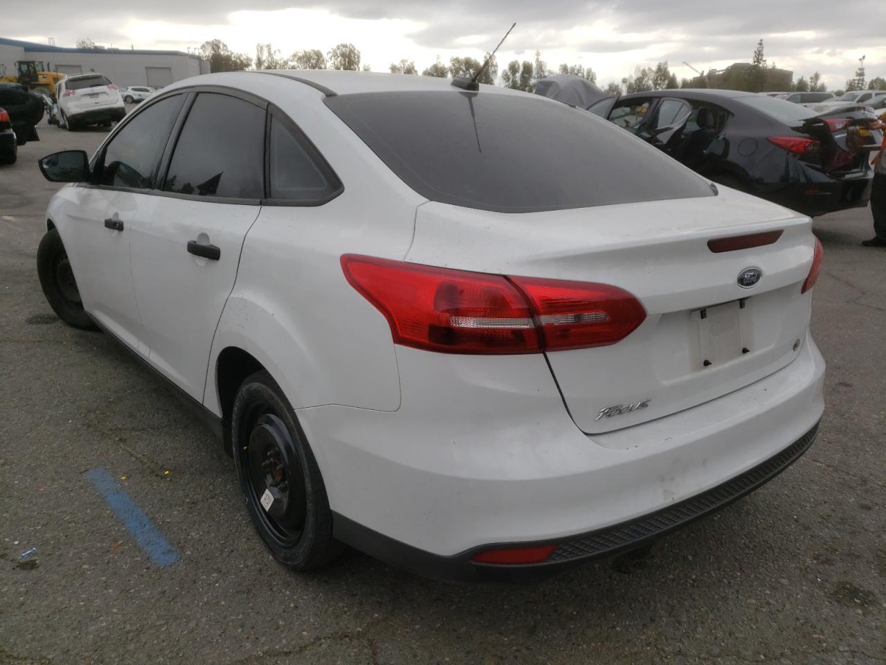 Photo 3 from auction – 2015 FORD FOCUS S with VIN 1FADP3E28FL369338