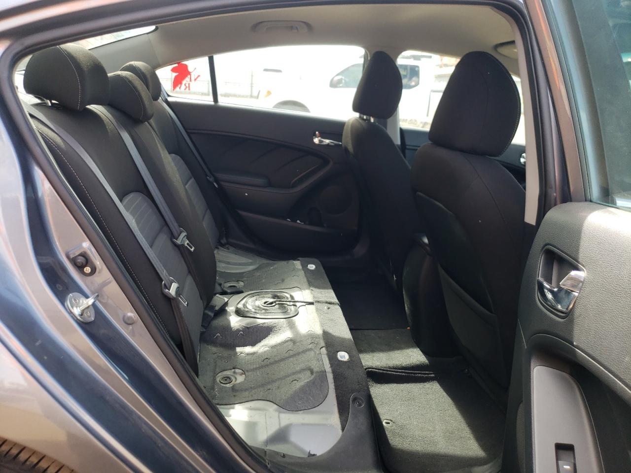 Photo 6 from auction – 2017 KIA FORTE LX with VIN 3KPFL4A76HE088317