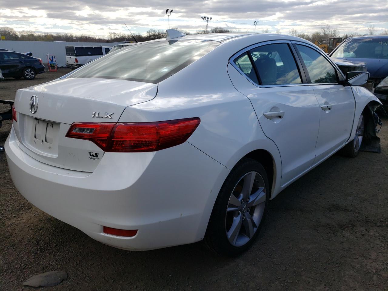 Photo 4 from auction – 2013 ACURA ILX 20 PRE with VIN 19VDE1F51DE022381