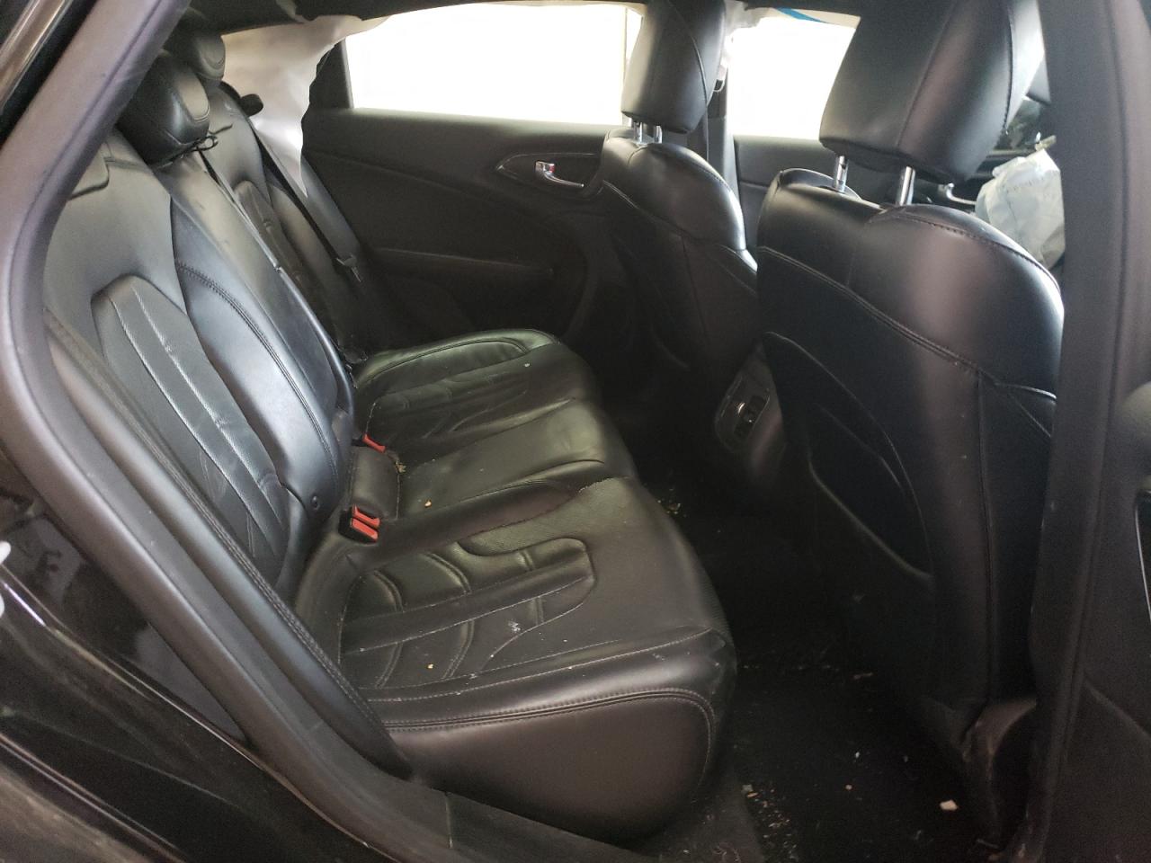 Photo 6 from auction – 2015 CHRYSLER 200 S with VIN 1C3CCCBB5FN631959