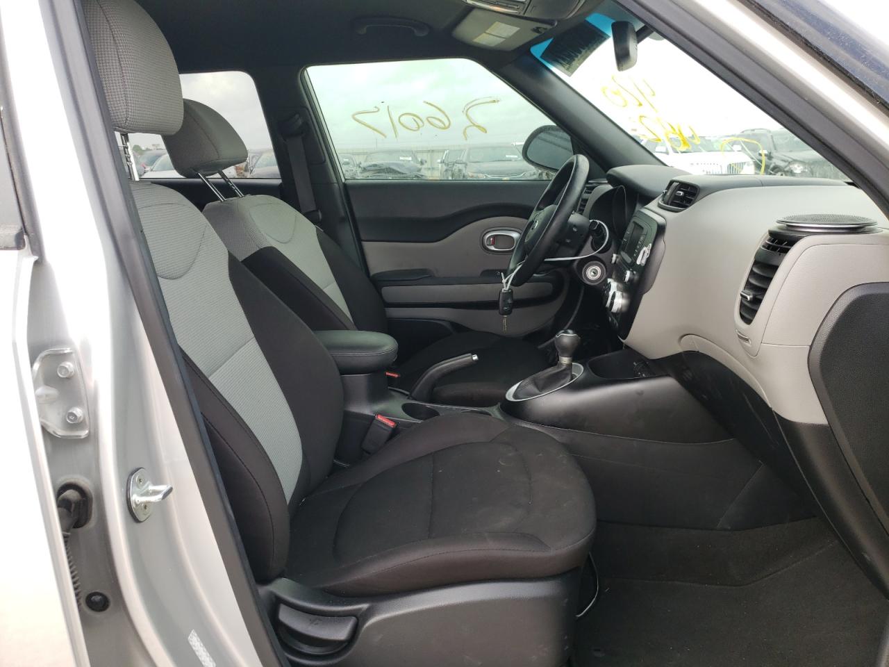 Photo 5 from auction – 2017 KIA SOUL with VIN KNDJN2A26H7428482