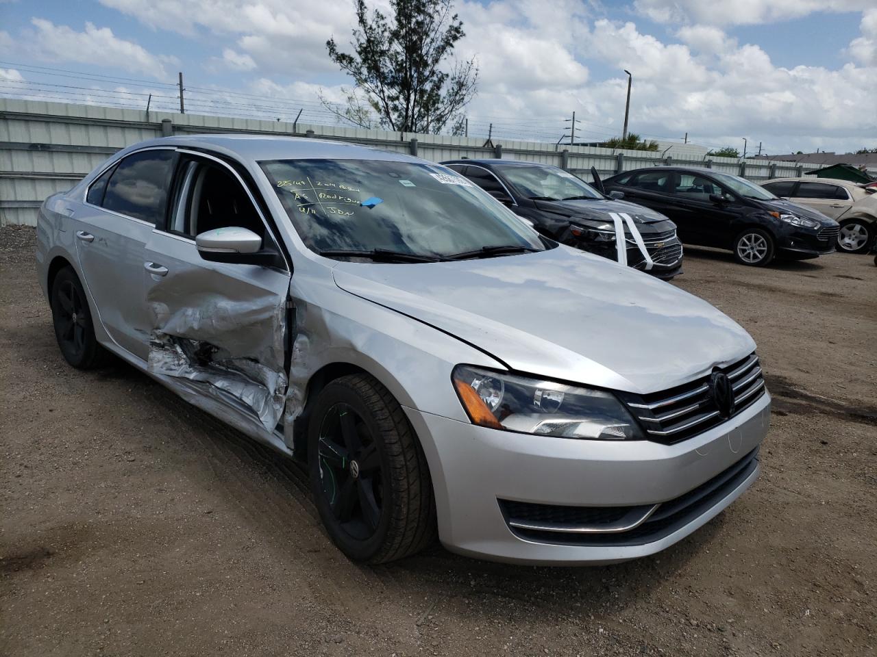 VOLKSWAGEN PASSAT S 2014 with VIN 1VWAS7A30EC049430 - Photo from auction